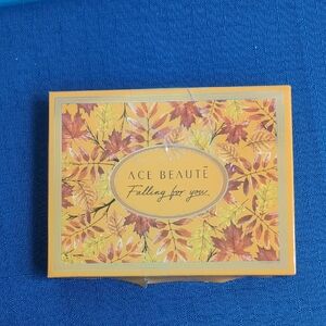 ❗Eyeshadow Palette: Falling For You